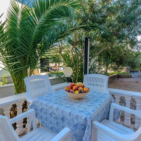 By The Sea - 23562 Vir